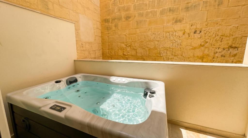 Double Room with Spa Bath